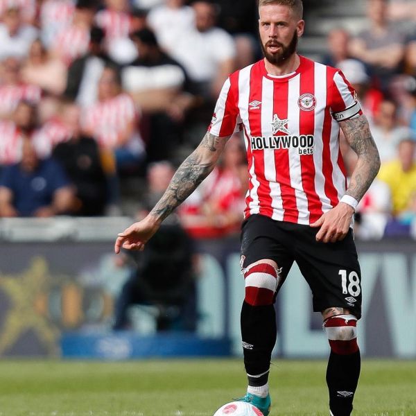 What an amazing first season in the Premier League for Brentford Captain Pontus Jansson and his Brentford. 13th place in the best league in the world. Congratulations Pontus. Very well deserved. 💯👊🏽❤️👏🏽