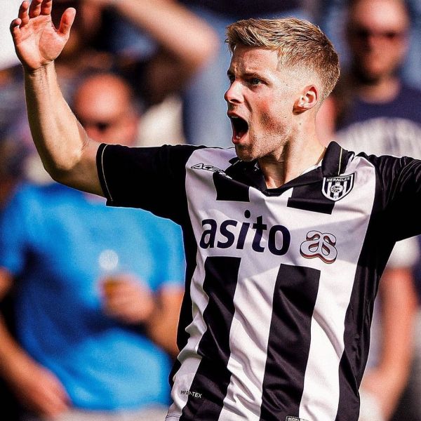 Emil Hansson and his Heracles have had a great start of the season. Emil scored both goals when they defeated Zwolle with 2-1 today. 4 goals and 2 assist in 7 games so far this season. Well done Emil.