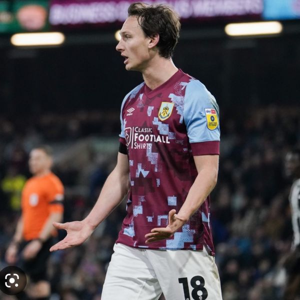 Another very solid performance by Swedish National team player Hjalmar Ekdal as Burnley defeats Luton with 1-0. Burnley still top of the Championship.