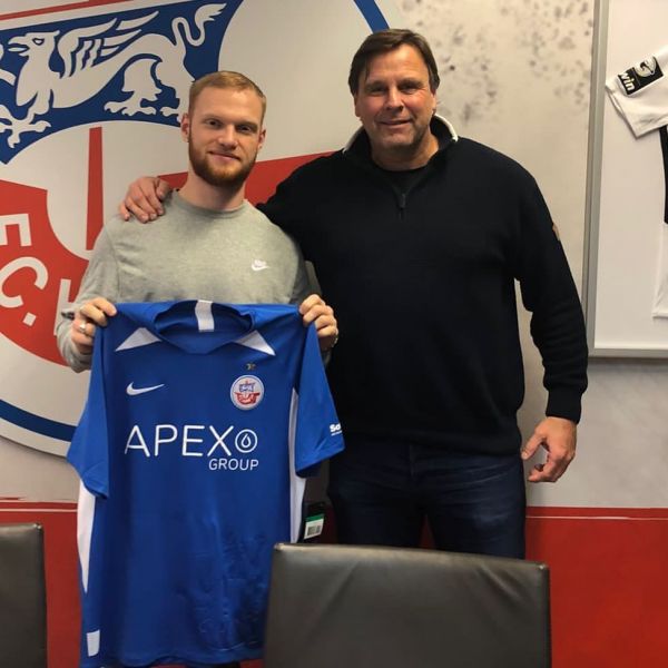Swedish U21 National team player Nils Fröling signs a 3.5 year contract with Hansa Rostock. Congratulations and Good luck Nils.